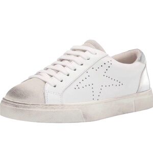 Steve Madden Rezume Distressed Sneaker  w/a Suede Cap Toe & Star Size 38 = 7.5